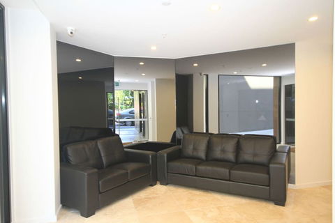RNR Serviced Apartments North Melbourne - Accommodation ACT 2