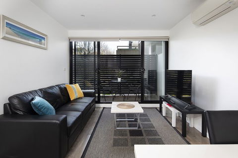 RNR Serviced Apartments North Melbourne - Accommodation ACT 3