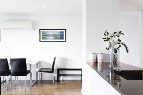 RNR Serviced Apartments North Melbourne - Accommodation ACT 4