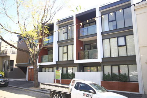 RNR Serviced Apartments North Melbourne - Accommodation ACT 1