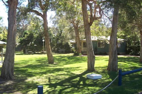 Budgewoi Holiday Park - Accommodation ACT 1