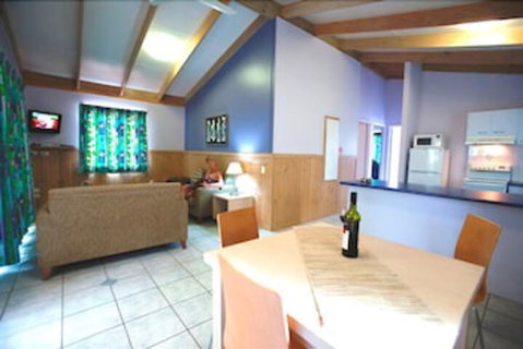Budgewoi Holiday Park - Accommodation ACT 0