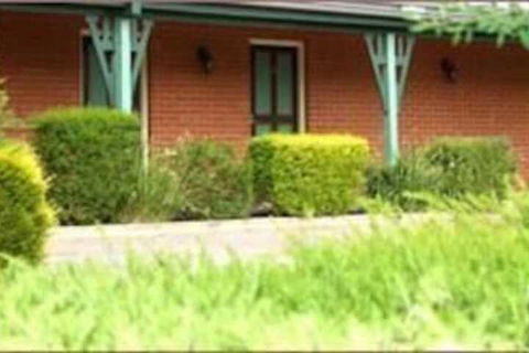 Young Federation Motor Inn - Accommodation ACT 7