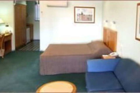 Young Federation Motor Inn - Accommodation ACT 4