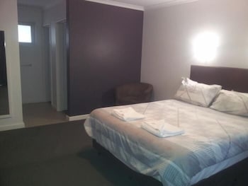 Christies Beach Hotel - Accommodation ACT 0