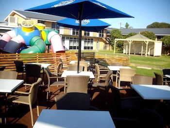 Christies Beach Hotel - Accommodation ACT 3