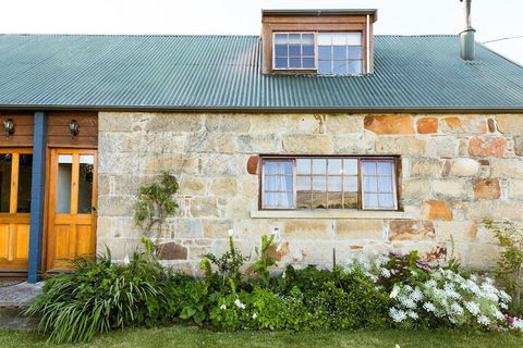 Daisy Bank Cottages - Accommodation ACT 3