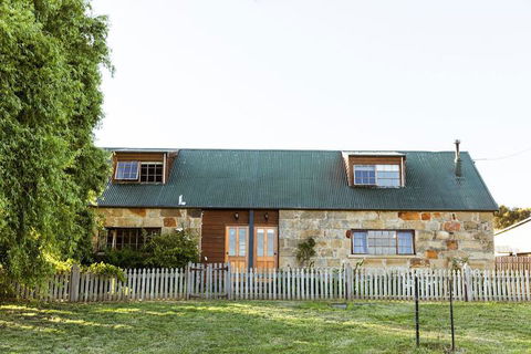 Daisy Bank Cottages - Accommodation ACT 7