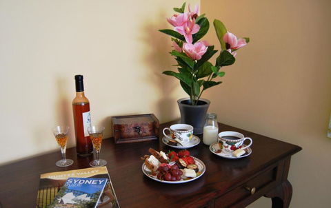 Cutmore Cottages Meurants Manor - Accommodation ACT 6