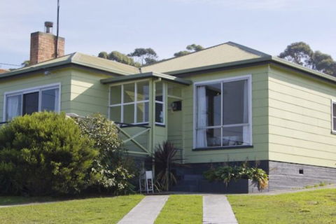 Lady Barron Holiday Home - Accommodation ACT 3