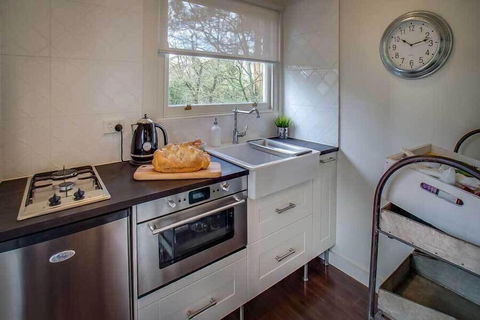 White Gates Cottage - Accommodation ACT 5
