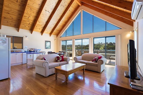 Snug Cove Villas - Accommodation ACT 5