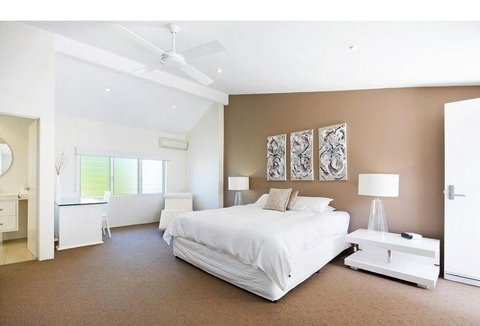 Villa Bianco - Accommodation ACT 6