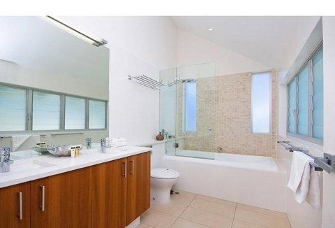 Villa Bianco - Accommodation ACT 1