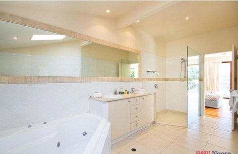 14 Ravenwood Drive - Accommodation ACT 4