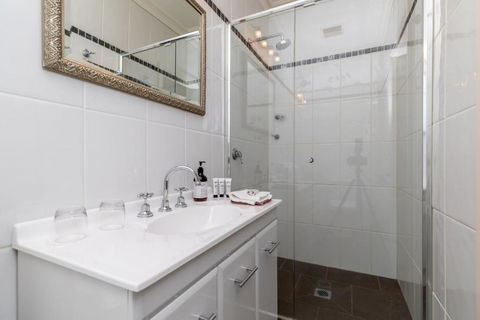94Best Apartments - Accommodation ACT 4