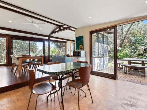 Laguna House - Accommodation ACT 6