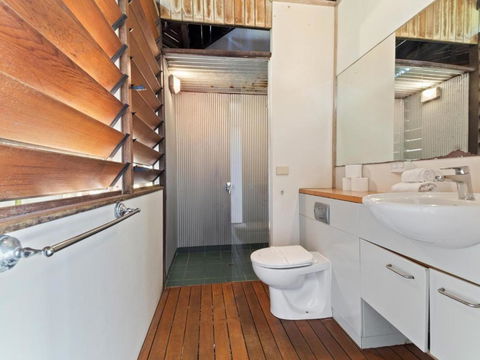 Laguna House - Accommodation ACT 4