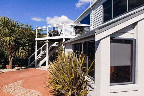 Beach Break - Accommodation ACT 3