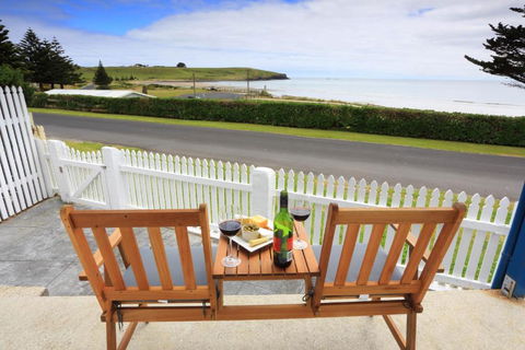 At The Beach & Not Quite At The Beach Holiday Cottages Stanley - Accommodation ACT 6