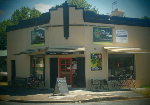 Faro Bianco Italian Restaurant & Wood Fired Pizza - Accommodation ACT 10