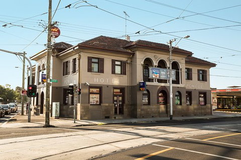 Castello's Powell Hotel - Accommodation ACT 0