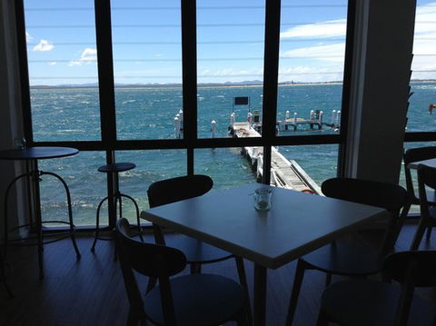 Little Beach Boathouse - Accommodation ACT 0