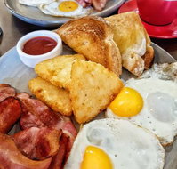 Caph's Restaurant  Cafe Bar - Accommodation ACT