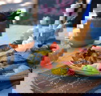 Mr Giraffe - Accommodation ACT