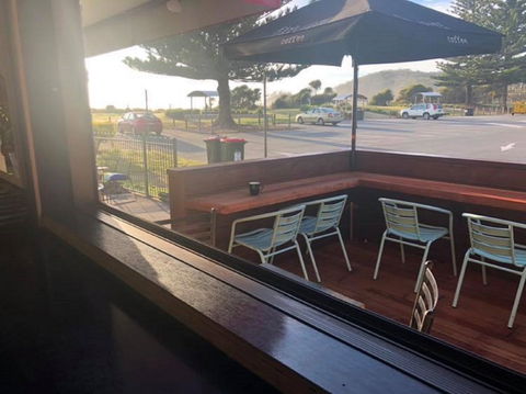 Surf Beach Cafe - Accommodation ACT 2