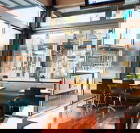 North Lakes Tavern - Accommodation ACT