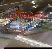 Sunny Tran Hot Bread - Accommodation ACT