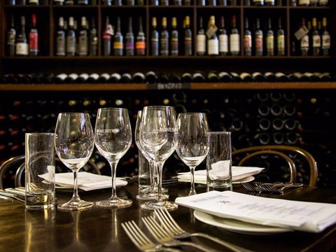 Wine Bank On View - Accommodation ACT 1