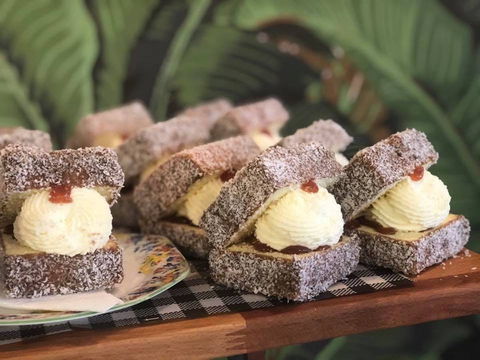 Flavours Patisserie Cafe  - Parkdale - Accommodation ACT 0