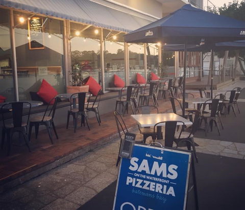Sam's Pizzeria On The Waterfront - Accommodation ACT 2