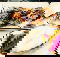 Don Louie's - Accommodation ACT