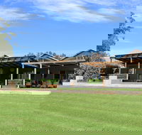 Two Rivers Wines - Accommodation ACT