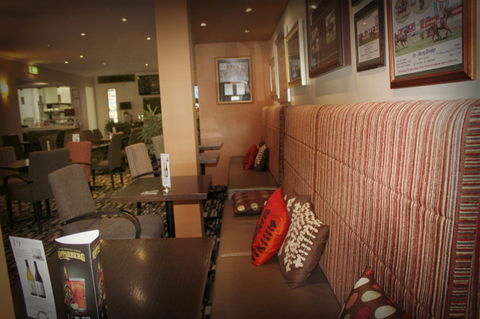 St George Workers Club - Accommodation ACT 1
