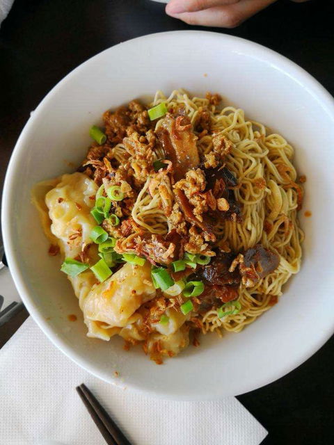 Two Hand Noodle Shop - Accommodation ACT 0