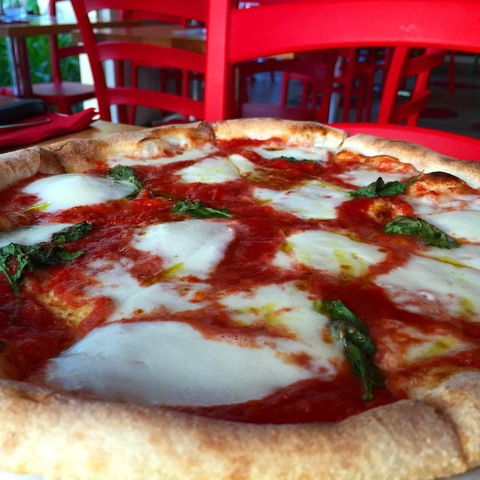 Rosso Pomodoro - Balmain - Accommodation ACT 0