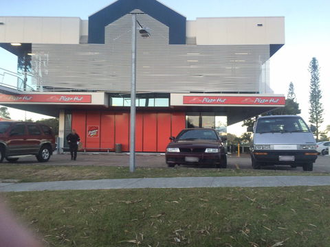 Pizza Hut - Runaway Bay - Accommodation ACT 0