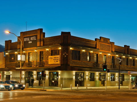 Royal Hotel Queanbeyan - Accommodation ACT 0