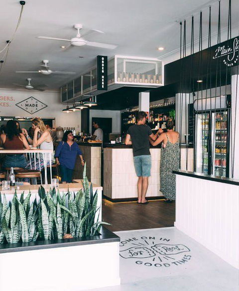 Izzy's Restaurant - Accommodation ACT 4