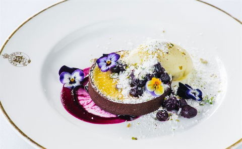 SJ's Brasserie - Accommodation ACT 10