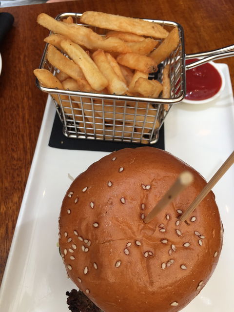 Adelphi Grill - Accommodation ACT 8