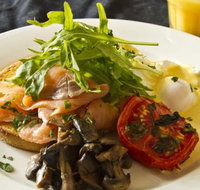 Hungry Wolfs Kincumber - Accommodation ACT