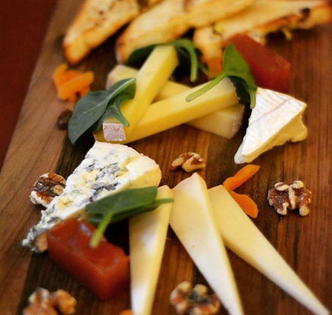 A La Bouffe Bar & Bistro - Accommodation ACT 5