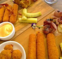 el perro tapas  pizza - Accommodation ACT