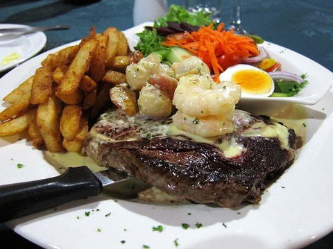 Maloneys Restaurant - Accommodation ACT 0