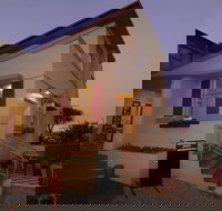 Riviera Hotel Bistro - Accommodation ACT